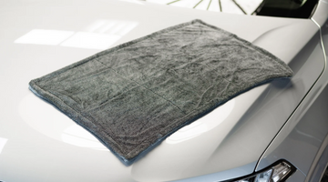 Sušenie auta po umytí: prečo je dobrý uterák rovnako dôležitý ako šampón