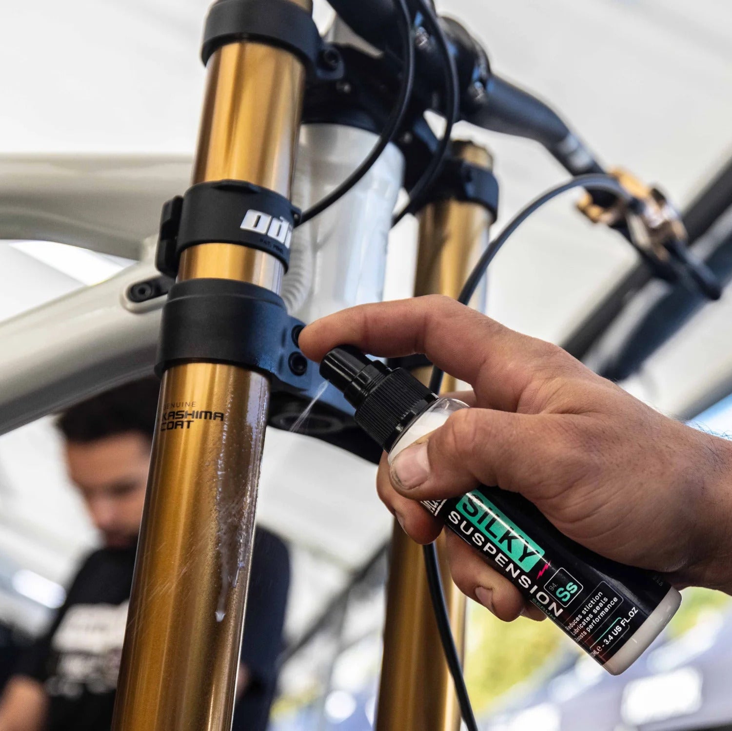 Muc-Off Silky Suspension Serum 100 ml – mazivo na tlmiče