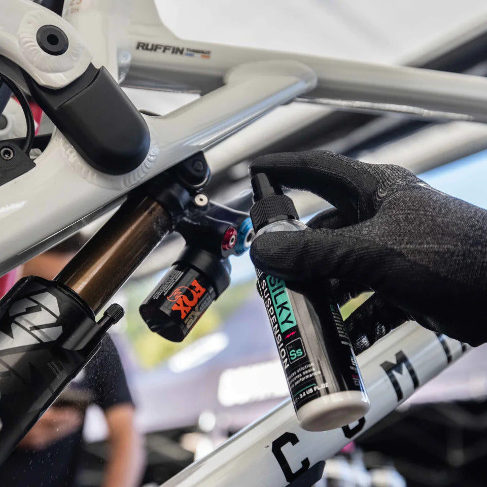 Muc-Off Silky Suspension Serum 100 ml – mazivo na tlmiče