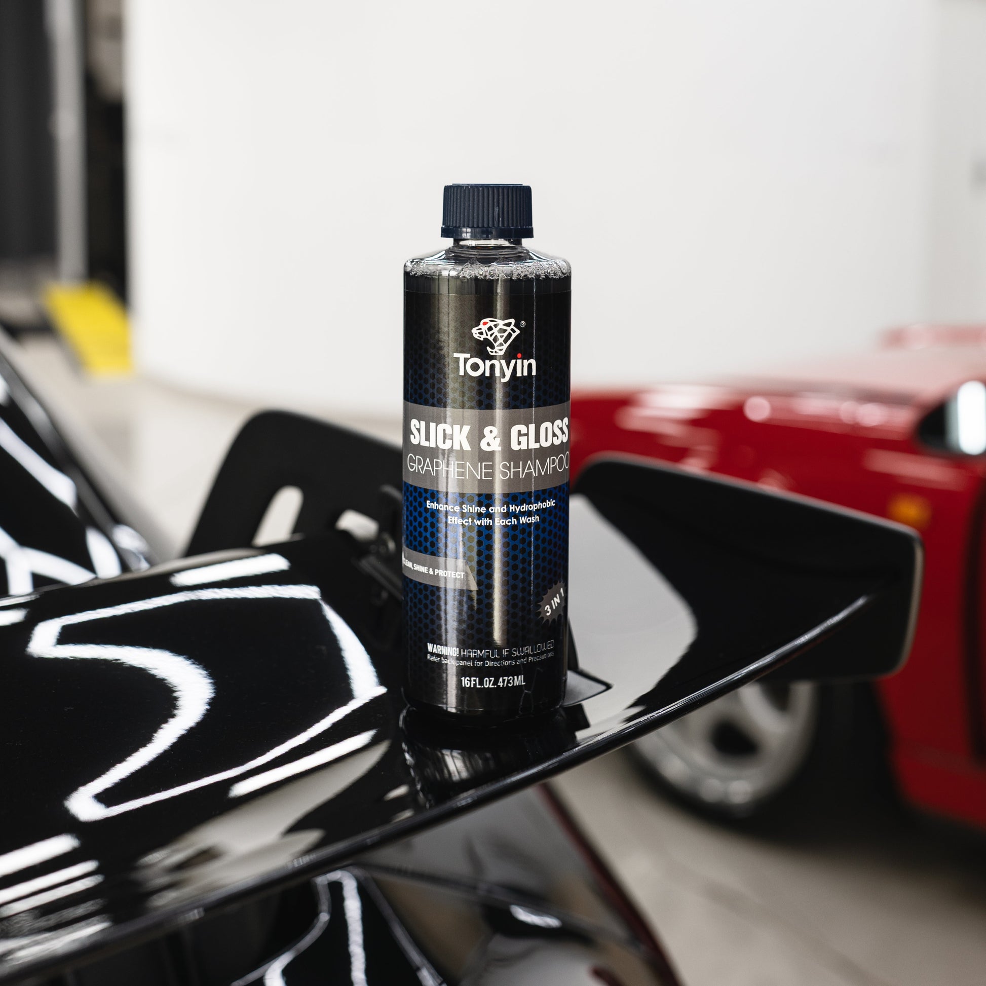 Tonyin Slick and Gloss Graphene - autošampón s obsahom grafénu 473 ml